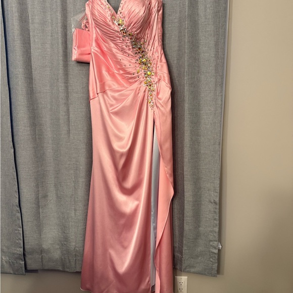Tony Bowls Dresses & Skirts - Elegant Pink Evening Gown
